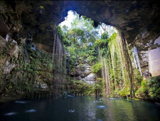 Rappel en cenote